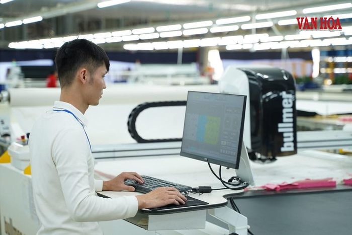 Nhóm điện thoại, máy tính bảng và các sản phẩm điện tử khác đạt gần 20,7 tỉ USD, chiếm gần 85% tổng kim ngạch xuất khẩu của tỉnh