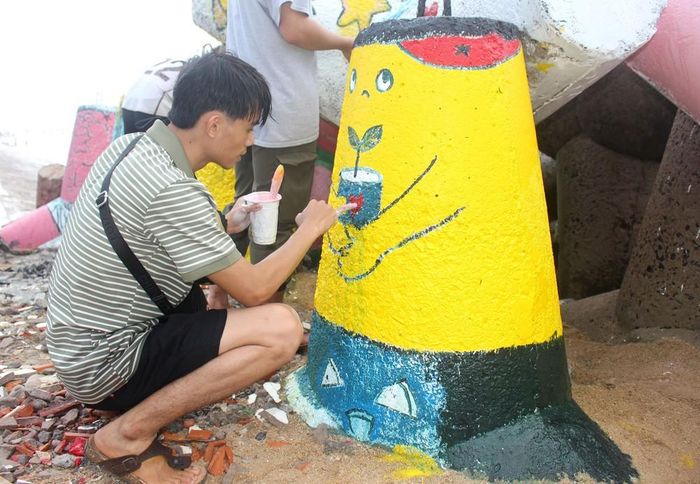 Mỗi khối Tetrapod kè biển sẽ được trang trí, mang một thông điệp riêng về bảo vệ môi trường