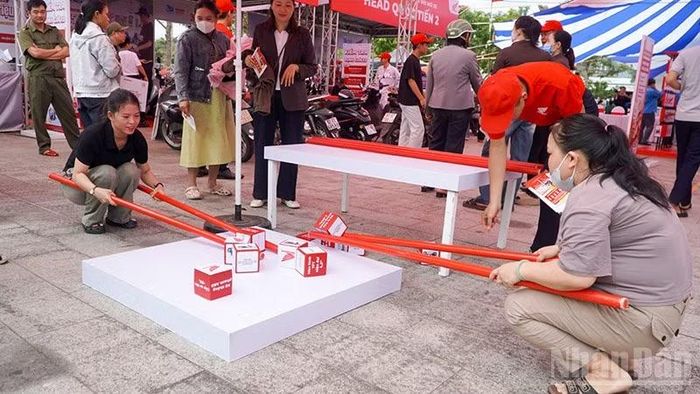 Đoàn viên, người lao động được tham gia nhiều hoạt động tại ngày hội.
