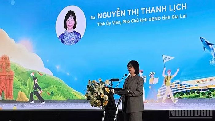 Đồng chí Nguyễn Thị Thanh Lịch phát biểu tại diễn đàn. (Ảnh: PHÚC THẮNG)