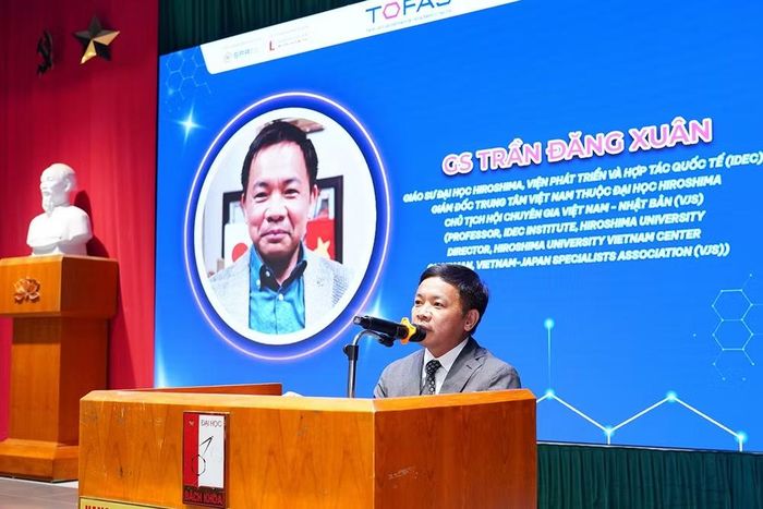 Giáo sư Trần Đăng Xuân chia sẻ ý kiến tại buổi lễ. (Ảnh: Ban tổ chức cung cấp)