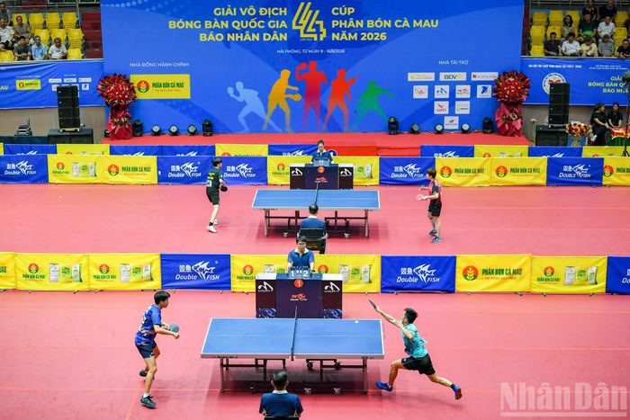 Quang cảnh trận chung kết đơn nam, đơn nữ.