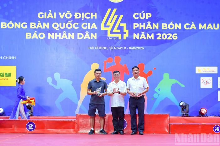Thành phố Hải Phòng được vinh danh là địa phương đăng cai tổ chức giải, trong khi đoàn bóng bàn tỉnh Hưng Yên được vinh danh là địa phương tích cực xây dựng phong trào bóng bàn cơ sở.
