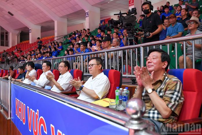 Các đại biểu tham dự chương trình.