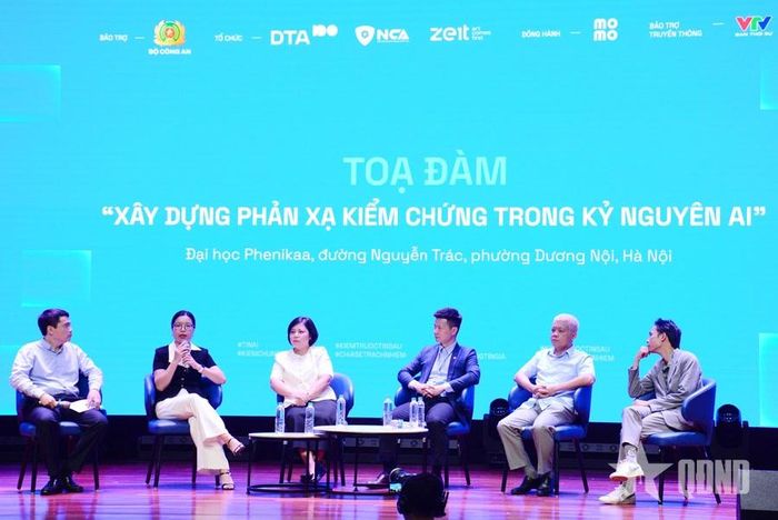 Các đại biểu tham gia tọa đàm trong Chiến dịch TinAI?