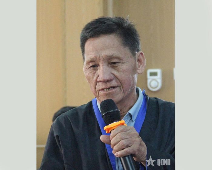  Ông Hờ Gà Vừ, một già làng ở Huồi Tụ.