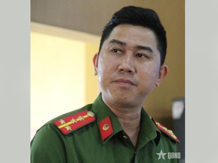 Trưởng Công an xã Huồi Tụ, Đại úy Lô Đình Quang. 