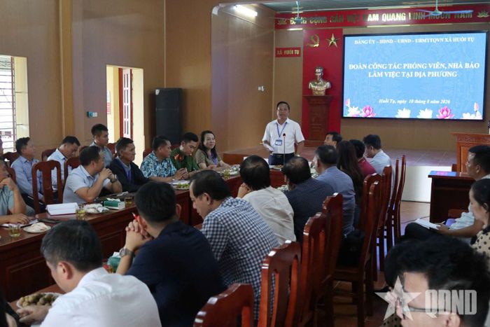  Đoàn công tác báo chí tỉnh Nghệ An làm việc với UBND xã Huồi Tụ.