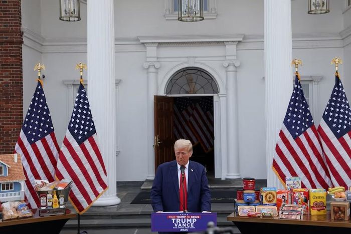 Ứng cử viên Donald Trump phát biểu tại cuộc họp báo ngày 15-8-2024. Ảnh: Reuters