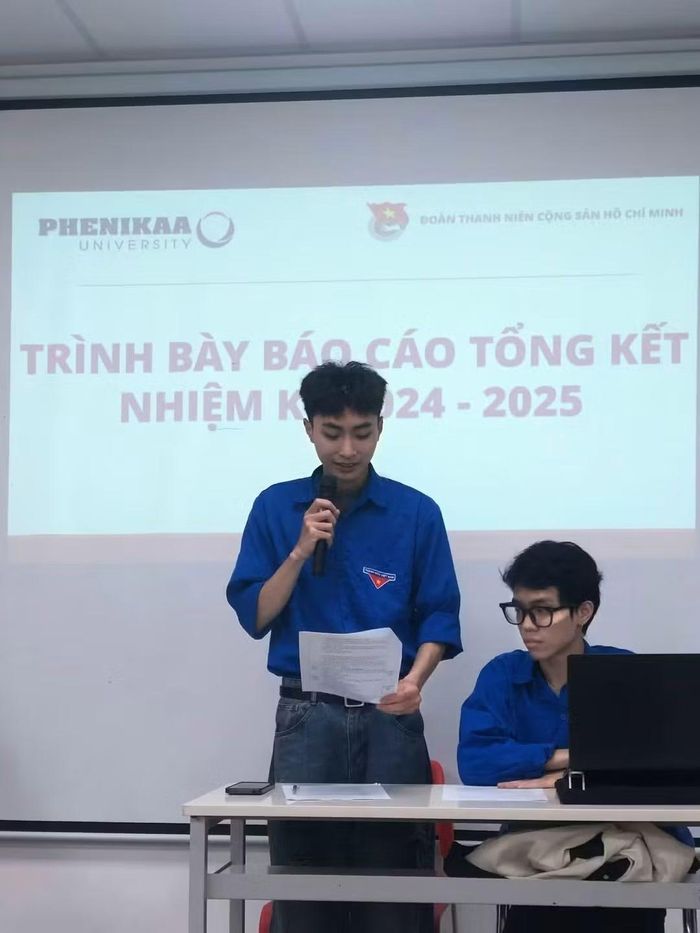 Nguyễn Quang Minh tham dự Đại hội Chi đoàn K17-NNP1.