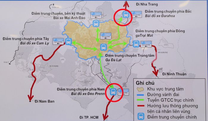 Vị trí hai Hai bãi đậu xe lớn giảm tải cho Đà Lạt (khoanh tròn). Ảnh: ĐOÀN KIÊN 