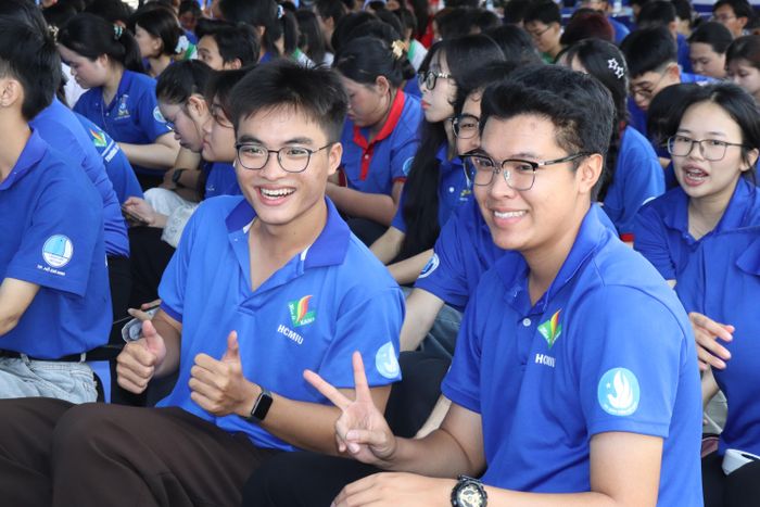  Chiến sĩ tình nguyện tham dự ngày hội 