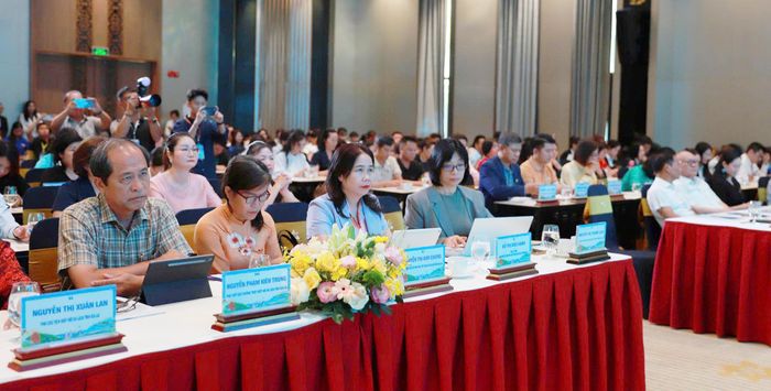 Các đại biểu, chuyên gia tham dự sự kiện