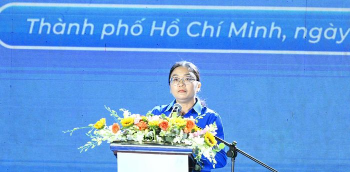  Phó Bí thư Thường trực Thành đoàn TPHCM Hồ Thị Ánh Tuyết phát biểu tại buổi lễ. Ảnh: VIỆT DŨNG 