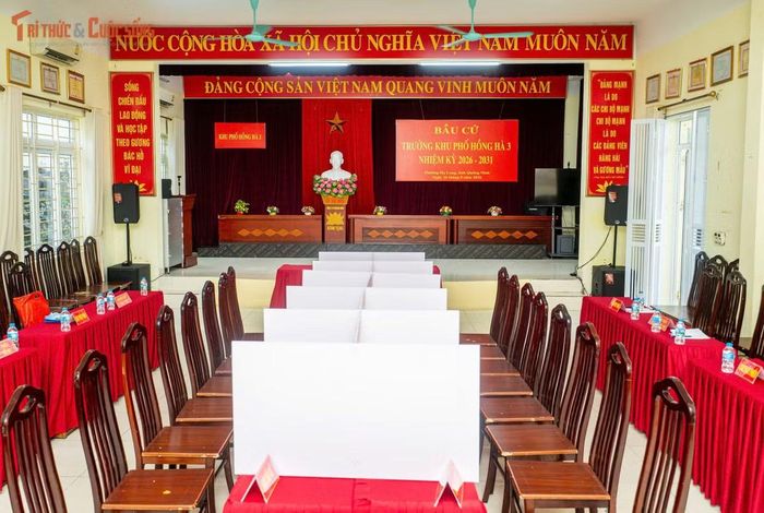 Theo tỉnh Quảng Ninh, thực hiện việc sắp xếp, sáp nhập thôn, bản, khu phố theo Nghị định 185/2026 của Chính phủ, toàn tỉnh đã sắp xếp 1.452 thôn, bản, khu phố thành 624 đơn vị mới, giảm 57% số đầu mối.
