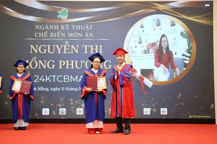 Chị Nguyễn Thị Hồng Phượng trong lễ tốt nghiệp vào đầu tháng 8/2026.