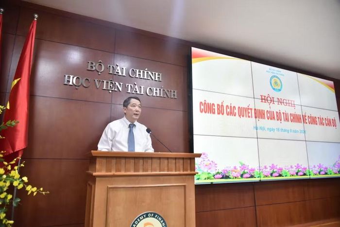 Thứ trưởng Bộ Tài chính Cao Anh Tuấn phát biểu tại buổi lễ.