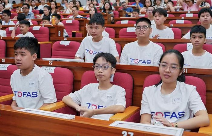 Thí sinh dự lễ trao giải.