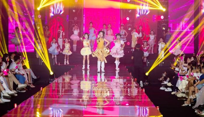 Bảo Châu (đứng giữa) trở thành Quán quân Face Star Kidz 2026.