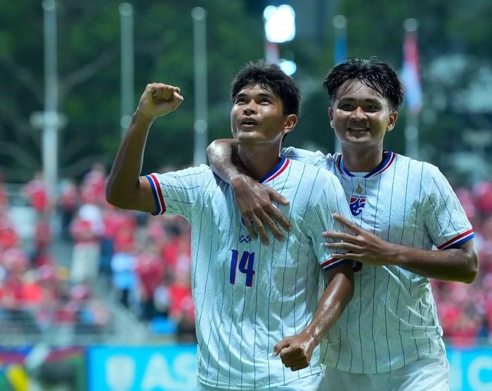 Teerasak và Yotsakon đang giúp hàng công Thái Lan thăng hoa