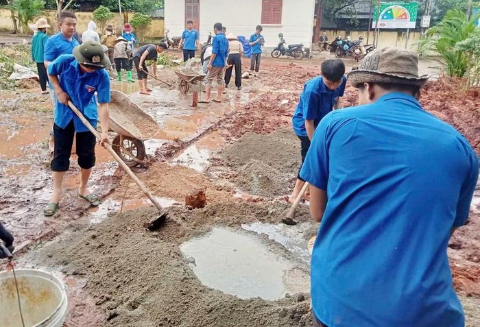 Với tinh thần “đâu cần thanh niên có, việc gì khó có thanh niên”, các đoàn viên, thanh niên đã phát huy sức trẻ, tinh thần trách nhiệm làm thay đổi thiết thực về cảnh quan, môi trường mà còn góp phần nâng cao ý thức của đoàn viên, thanh niên và người dân trong giữ gìn vệ sinh, bảo vệ môi trường, xây dựng nếp sống văn minh tại khu dân cư.