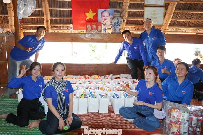 Theo anh Lê Công Hùng - Bí thư Thành Đoàn Đà Nẵng, Chiến dịch "30 ngày đêm hỗ trợ thanh thiếu nhi các xã biên giới trên địa bàn TP. Đà Nẵng" thể hiện trách nhiệm của đoàn viên, thanh niên đối với địa bàn biên giới, hướng đến tạo ra những giá trị thiết thực, bền vững cho thanh thiếu nhi và người dân, góp phần xây dựng khu vực biên giới ngày càng phát triển.