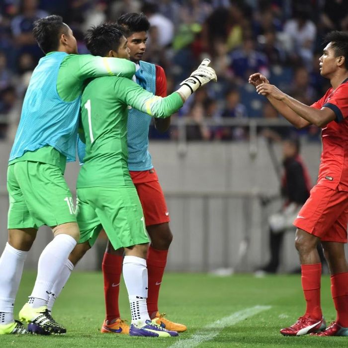 Lê Giang chỉ thua Mohamad Izwan bin Mahbud về số pha cứu thua