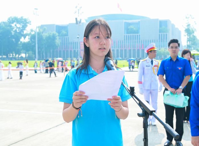 Em Tô Bảo An: "Chúng em xin hứa sẽ luôn khắc ghi những lời Bác dạy, quyết tâm học tập, rèn luyện và trau dồi đạo đức để trở thành những công dân có ích, góp phần xây dựng đất nước ngày càng phát triển giàu mạnh".