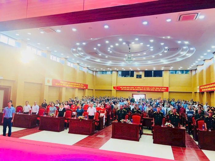 Mỗi sự hiện diện của các cử tri là một tiếng nói trách nhiệm, góp phần lựa chọn đội ngũ trưởng thôn, bản, khu phố uy tín, tận tâm, gần dân và vì dân trong nhiệm kỳ 2026-2031.