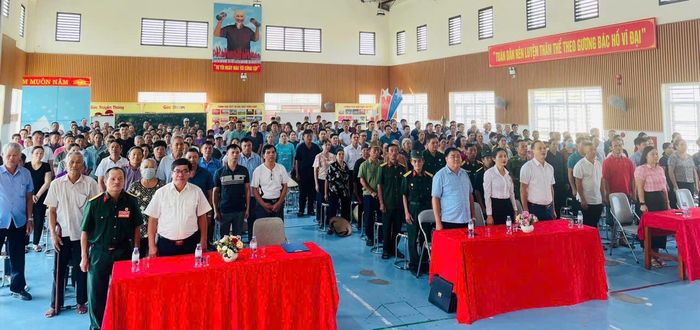 Các cử tri đại diện hộ gia đình toàn tỉnh thực hiện quyền làm chủ, lựa chọn những người có uy tín, năng lực và trách nhiệm tham gia công việc ở cộng đồng dân cư nhiệm kỳ 2026-2031.