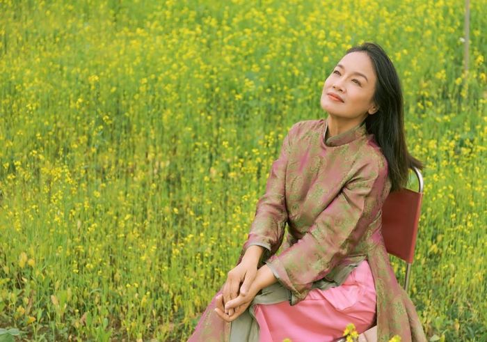 Tú Oanh khi không làm nông dân.