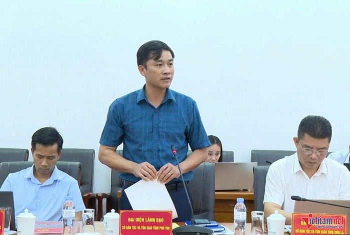 Phó Giám đốc Sở Dân tộc và Tôn giáo tỉnh Phú Thọ Nguyễn Hùng Cường phát biểu tại hội thảo do Bộ Dân tộc và Tôn giáo phối hợp với UBND tỉnh Lai Châu tổ chức mới đây. Ảnh: Trọng Bảo