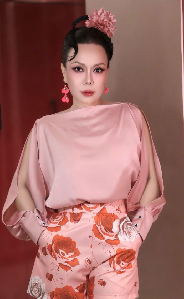 Nghệ sĩ Việt Hương bình thản đối diện những công kích mạng.