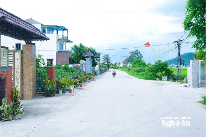 Bộ mặt nông thôn Yên Trung sạch, đẹp. Ảnh Mai Hoa