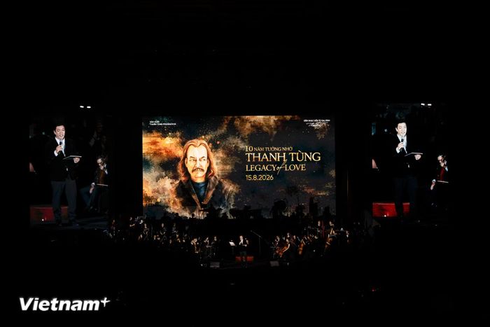 Sau đêm nhạc tối 15/8, gia đình Thanh Tùng dự định sẽ mang dự án vào Sài Gòn để những khán giả miền Nam có dịp đắm chìm trong thế giới âm nhạc giàu cảm xúc của ông. (Ảnh: CTV/Vietnam+)