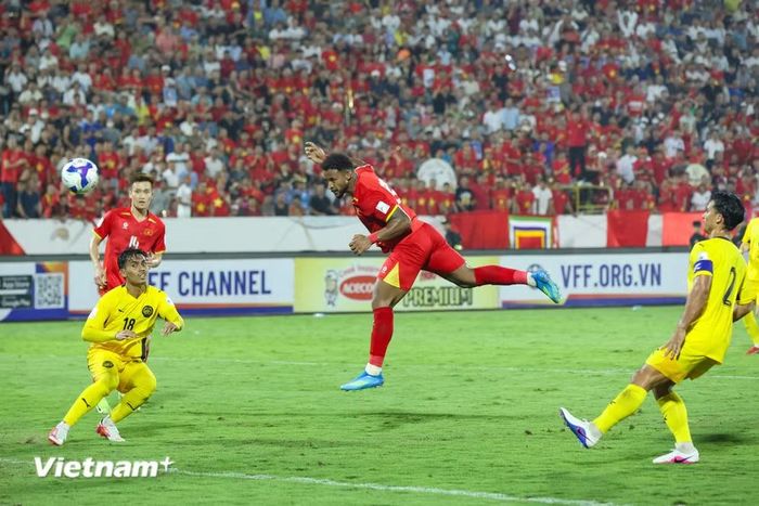 Xuân Son có thể được tung vào sân trong hiệp hai để giải quyết trận đấu. (Ảnh: Việt Anh/Vietnam+)