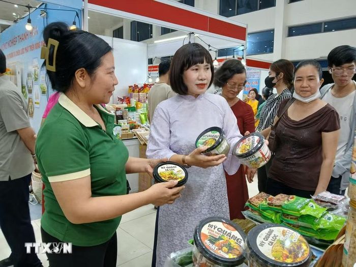 Đà Nẵng đang triển khai đồng bộ nhiều giải pháp thiết thực, chuyển dịch từ tư duy du khách ăn Mì Quảng sang du khách trải nghiệm văn hóa Mì Quảng. (Ảnh: Mỹ Hà/TTXVN)