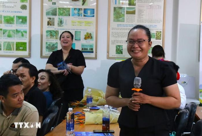 KOL/KOC mong muốn tìm hiểu kỹ hơn về các quy định về hoạt động sáng tạo, kinh doanh trên nền tảng số. (Ảnh: Hương Giang/TTXVN)