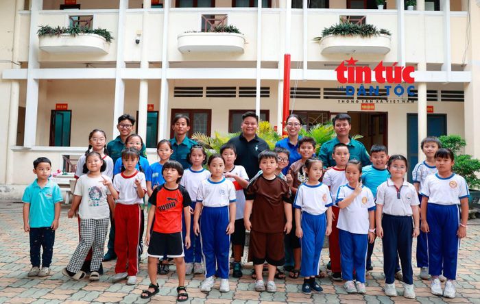 Đoàn thanh niên phường Phước Long phố hợp với ban chỉ huy quân sự phường Phước Long tổ chức lớp dạy võ miễn phí cho các trẻ em trên địa bàn.