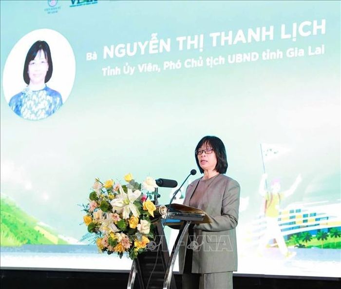 Phó Chủ tịch UBND tỉnh Nguyễn Thị Thanh Lịch phát biểu.