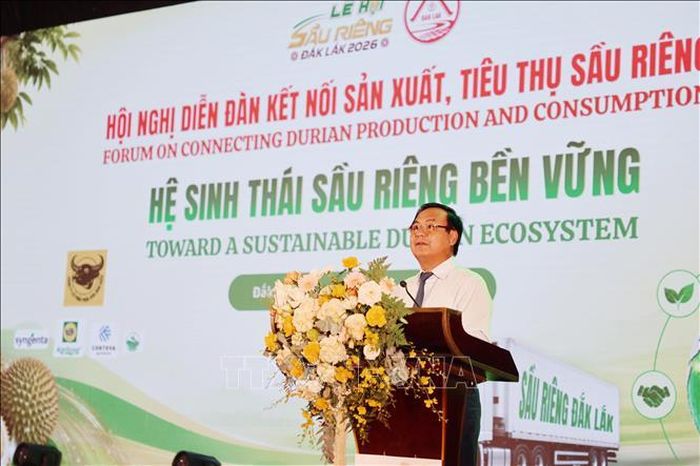 Thứ trưởng Bộ Nông nghiệp và Môi trường Võ Văn Hưng phát biểu tại hội nghị.