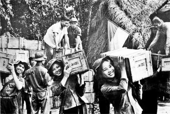 Sau khi xét duyệt, kết quả hồ sơ về chề chế độ, chính sách đối với thanh niên xung phong cơ sở ở miền Nam phải được niêm yết tại trụ sở UBND cấp xã, đăng tải trên Cổng thông tin điện tử và thông báo trên hệ thống truyền thanh cấp xã (Ảnh tư liệu).