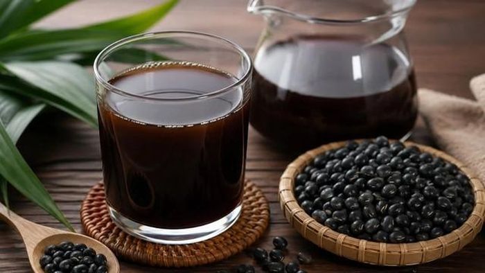 Có thể dùng nước đậu đen rang như một loại đồ uống xen kẽ trong ngày.