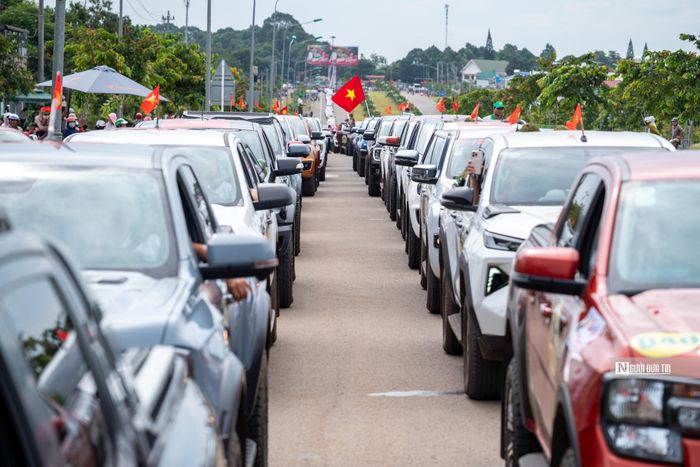 Không chỉ mang tính biểu tượng, hoạt động xác lập kỷ lục còn thể hiện tầm nhìn chiến lược của Đắk Lắk trong việc nâng tầm giá trị nông sản; mở ra cơ hội liên kết giữa nông dân, hợp tác xã và doanh nghiệp logistics. Hình ảnh đoàn xe nối dài không chỉ mang ý nghĩa xác lập kỷ lục mà còn tượng trưng cho chuỗi giá trị khép kín – từ sản xuất, thu hoạch đến vận chuyển và tiêu thụ. Đây cũng là thông điệp mạnh mẽ về sự chuyên nghiệp hóa trong ngành nông nghiệp Đắk Lắk. 