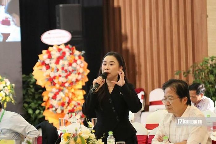 Đại diện các doanh nghiệp, đơn vị đóng góp ý kiến tại diễn đàn