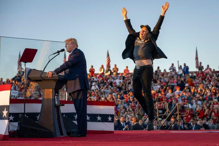 Musk đã cùng ông Trump tham dự một cuộc mít tinh tranh cử ở Butler, Pennsylvania, vào năm 2024. Ảnh: AFP.