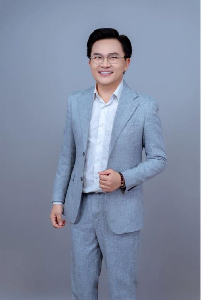 Đại Nghĩa duy trì hoạt động nghệ thuật đều đặn.