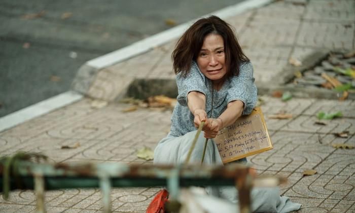 Hồng Đào với vai diễn trong Mang Mẹ Đi Bỏ.