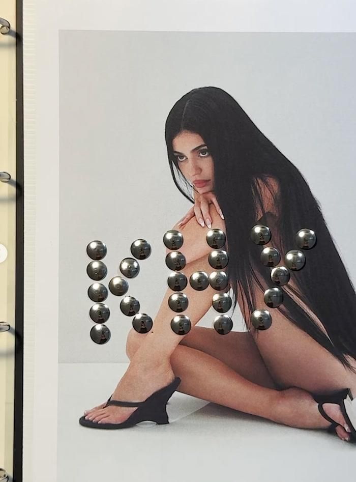 Những hình ảnh đầy táo bạo của người mẫu Kylie Jenner trong chiến dịch quảng bá mới đây.