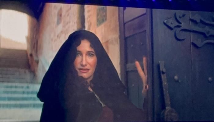 Kathryn Hahn hóa thân thành Mother Gothel độc đoán nhưng cuốn hút – nhân vật hứa hẹn đem đến điểm nhấn tâm lý đắt giá cho phiên bản chuyển thể live-action. Ảnh: NSX